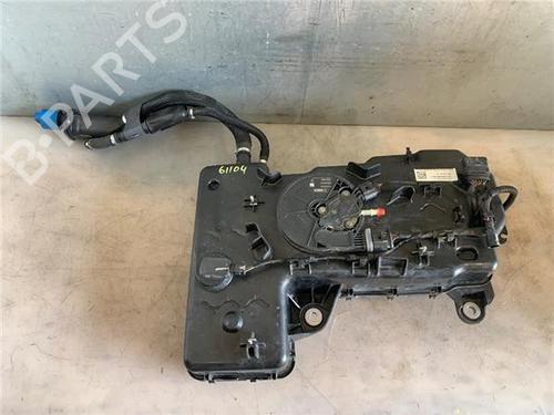 AdBlue-tank AdBlue-tank VW TRANSPORTER T6 / CARAVELLE T6 Bus (SGB, SGJ, SHB, SHJ) 2.0 TDI 4motion (150 hp) 34541360 34541360
