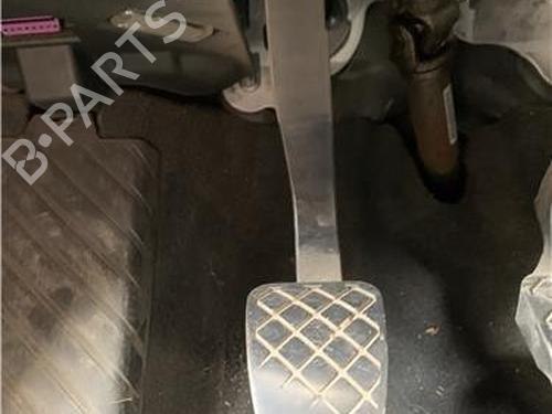 koblingspedal AUDI A4 B8 Avant (8K5) 2.0 TDI (143 hp) 32418420