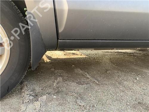 Used Left sideskirt Left sideskirt HYUNDAI TUCSON (JM) 2.0 (141 hp) 33729533 33729533