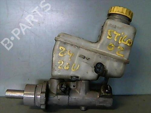 Used Brake master cylinder FIAT STILO (192_) 2.4 20V (192_XD1A, 192AXD12) (170 hp) 12148958