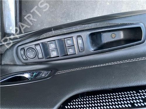 Used Left front window switch Left front window switch RENAULT GRAND SCÉNIC III (JZ0/1_) 1.5 dCi (JZ0B, JZ07) (106 hp) 33220295 33220295