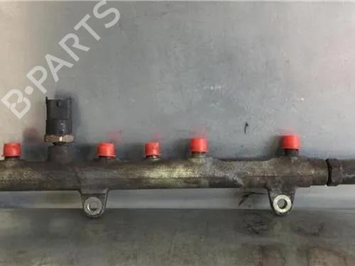 Used Injection rail RENAULT TRAFIC II Van (FL) 1.9 dCi 100 (FL0C) (101 hp) 9758045