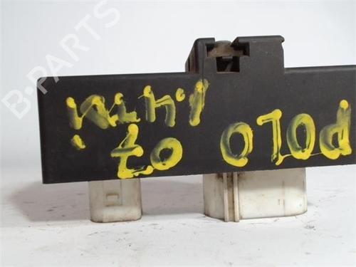 Fuse box VW POLO IV (9N_, 9A_)  | BP13396480E1 