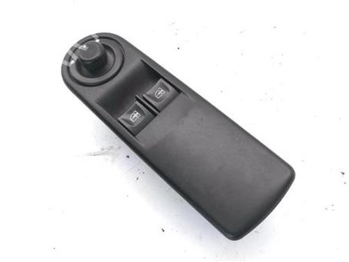 Used Left front window switch Left front window switch RENAULT CLIO IV (BH_) 1.2 16V (BHA1, BHAK, BHMG, BHMK) (75 hp) 40129071 40129071