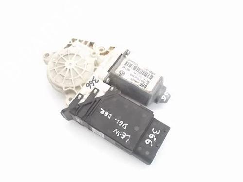 Rudehejsemotor forskærm højre SEAT LEON (1P1) [2005-2013]  13513897
