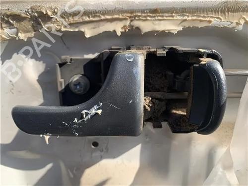Used Front right interior door handle Front right interior door handle NISSAN TERRANO II (R20) 2.7 TD 4WD (101 hp) 25148447 25148447