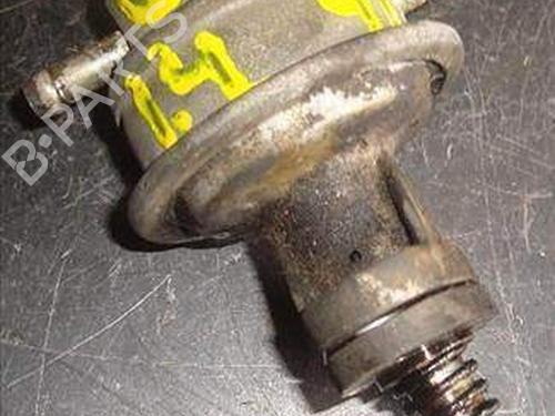 Used Fuel pump OPEL CORSA A Hatchback (S83) 1.4 i (F08, M08, F68, M68) (60 hp) 12127253
