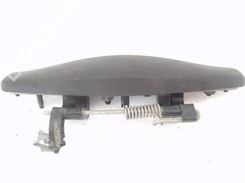 Used Rear left exterior door handle DACIA SANDERO 1.4 (BS0C, BS0A, BS0G, BS1F, BS0E) (75 hp) 29134650