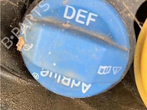 tanklokket-jaguar-f-pace-x761-2015-29281164 main image