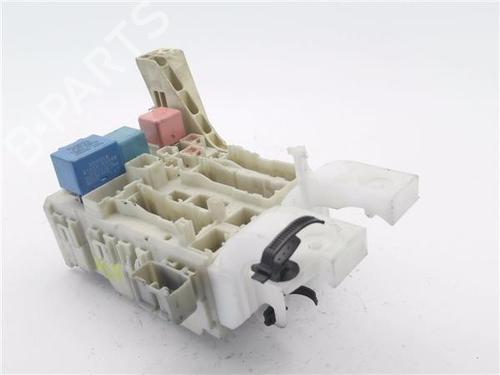 Fuse box TOYOTA YARIS (_P9_) | BP25007261E1