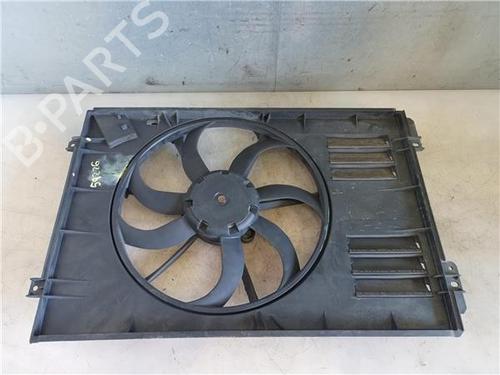 Used Radiator fan Radiator fan 37261168 37261168