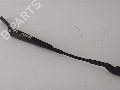 Used Front windshield wiper arm VW POLO V (6R1, 6C1) 1.2 TSI 16V (90 hp) 29260138