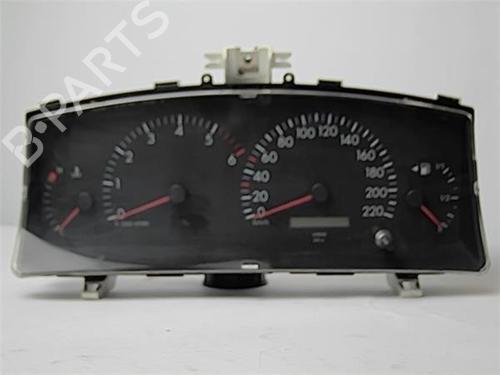 Cockpit TOYOTA COROLLA (_E12_) 2.0 D-4D (CDE120_, CDE120R) (90 hp) 11691541