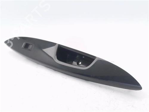 Used Right front window switch MITSUBISHI MIRAGE / SPACE STAR VI Hatchback (A0_A) [2012-2025]  31206877