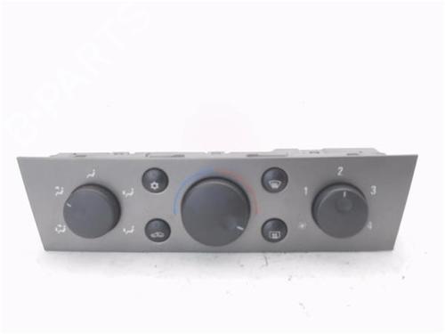 AC Styreenhet / Manøvreringsenhet AC Styreenhet / Manøvreringsenhet OPEL VECTRA C GTS (Z02) 1.8 16V (F68) (122 hp) 33887317 33887317