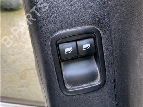 Used Left front window switch Left front window switch CITROËN C3 III (SX) 1.2 VTi 82 (82 hp) 33288040 33288040