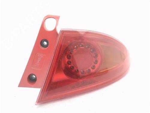 Feu arrière droit SEAT LEON (1P1) 1.9 TDI (105 hp) 31149255