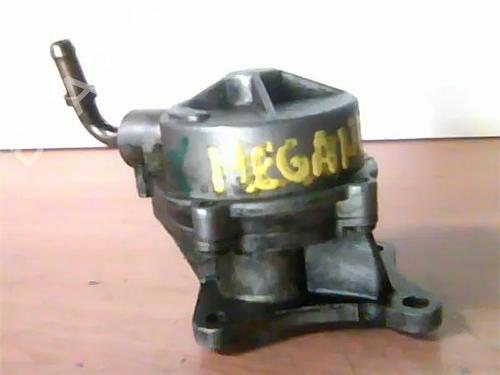 Used Vacuum pump RENAULT MEGANE I (BA0/1_) [1995-2004]  13043324