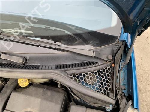 Used Front windshield wiper arm PEUGEOT 207 (WA_, WC_) 1.6 HDi (90 hp) 32393952