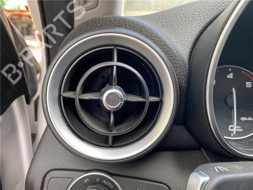 other-alfa-romeo-giulia-952_-20-952aba25b-2015-19149284 main image