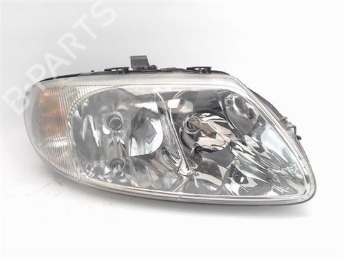 Used Right headlight CHRYSLER VOYAGER IV (RG, RS) [1999-2008]  13238567