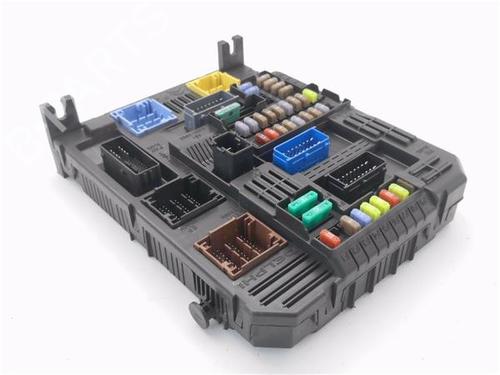 Used Fuse box Fuse box 39210560 39210560