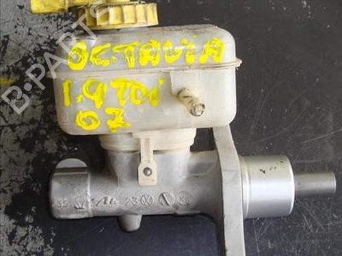 Used Brake master cylinder SKODA OCTAVIA I (1U2) [1996-2010]  9695988