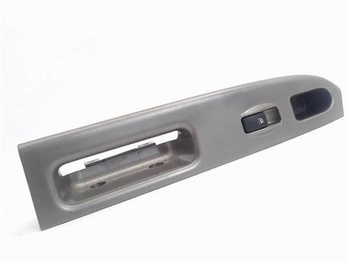Used Right rear window switch KIA CARENS II MPV (FJ) [2002-2013]  13621311
