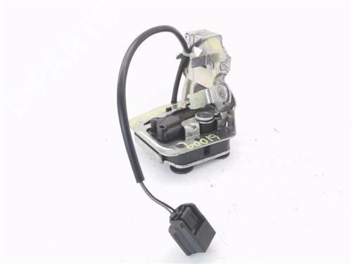 Fechadura trás direita Fechadura trás direita RENAULT MASTER III Bus (JV) 2.3 dCi 125 FWD (JV0C, JV0D, JV0H, JV0G, JV0J) (125 hp) 35779953 35779953