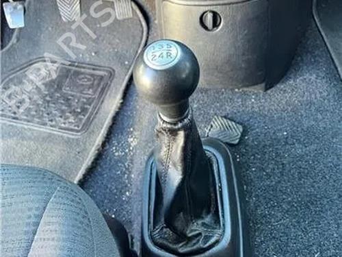 Used Gear lever HYUNDAI H-1 / STAREX Bus (A1) [1997-2026]  23842596