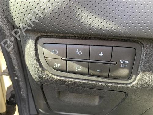 switch-fiat-grande-punto-199_-2005-25495923 main image