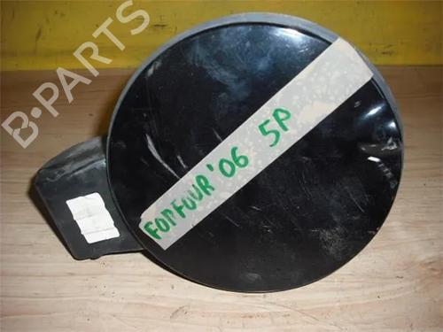Używane Klapa wlewu paliwa SMART FORFOUR (454) 1.1 (454.030) (75 hp) 12112085