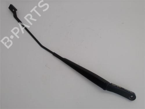 Used Front windshield wiper arm SEAT IBIZA IV (6J5, 6P1) 1.0 TSI (95 hp) 16035006