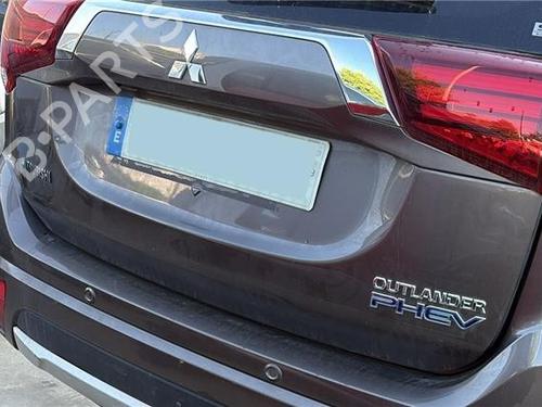 Used Luggage compartment floor Luggage compartment floor MITSUBISHI OUTLANDER III (GG_W, GF_W, ZJ, ZL, ZK) Plug-in Hybrid (GG2W) (200 hp) 29135211 29135211