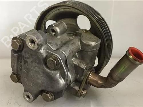 Used Steering pump FORD FIESTA V (JH_, JD_) 1.4 TDCi (68 hp) 9683830