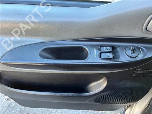Used Left front window switch HYUNDAI H-1 / STAREX Bus (A1) [1997-2025]  23841700