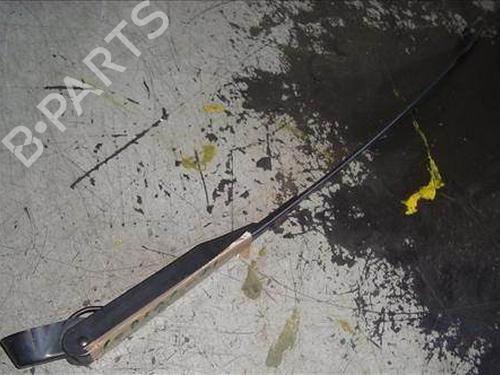 Ramię wycieraczki przedniej szyby OPEL CORSA C (X01)  9114666