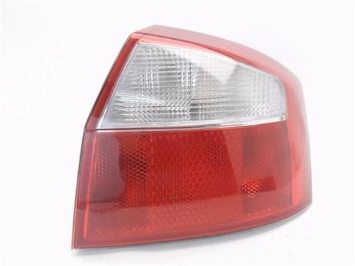 Høyre baklys AUDI A4 B6 (8E2) 2.5 TDI (155 hp) 31206617
