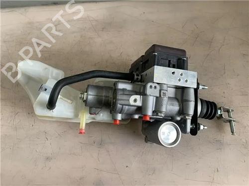 Brake master cylinder TOYOTA COROLLA Hatchback (_E21_, _EA1_, _EH1_) 1.8 Hybrid (ZWE211) | BP12821760M77 