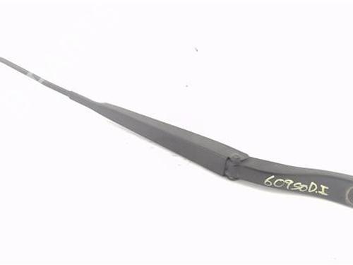 front-windshield-wiper-arm-renault-clio-iii-br01-cr01-2005-2006-2007-2008-2009-2010-2011-2012-2013-2014-32296405 main image