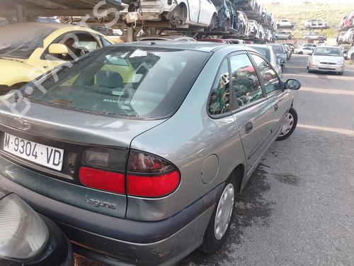 Left taillight RENAULT LAGUNA I (B56_, 556_) 1.8 | BP30748393C34 