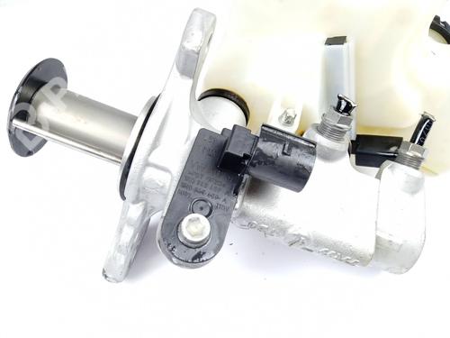 Brake master cylinder SKODA KAROQ (NU7, ND7) 1.0 TSI | BP12090782M77 