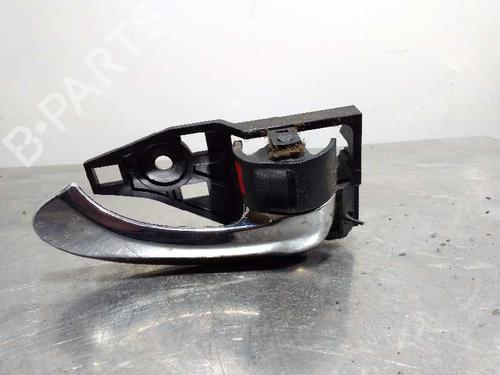 Used Front right interior door handle Front right interior door handle 12180727 12180727