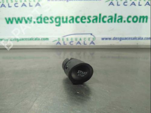 Used Switch Switch RENAULT MEGANE II Saloon (LM0/1_) 1.9 dCi (LM0G, LM1G, LM2C) (120 hp) 13095899 13095899