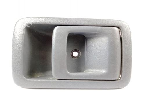 Used Front right interior door handle TOYOTA LAND CRUISER 90 (_J9_) 3.0 TD (KZJ90_, KZJ95_, KZJ90R, KZJ95R, KZJ90W, KZJ95W) (125 hp) 22740522