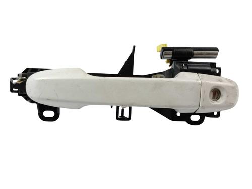front-left-exterior-door-handle-toyota-yaris-_p13_-2010-2011-2012-2013-2014-2015-2016-2017-2018-2019-2020-24052445 main image