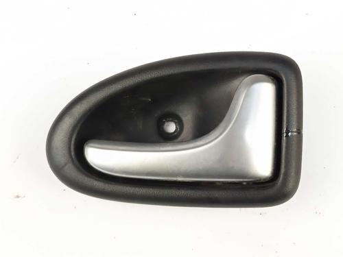 Maneta interior trasera derecha Maneta interior trasera derecha RENAULT CLIO II (BB_, CB_) 1.5 dCi (B/CB07) (65 hp) 37174954 37174954