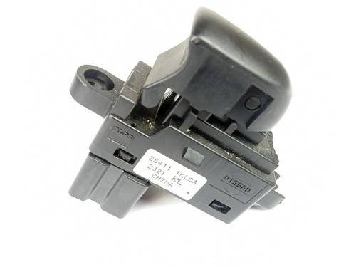 Used Right front window switch NISSAN JUKE (F15) [2010-2019]  12251262