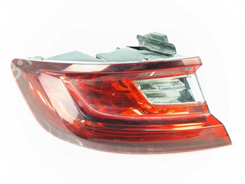 left-taillight-renault-megane-iv-hatchback-b9amn_-2015-40158751 main image