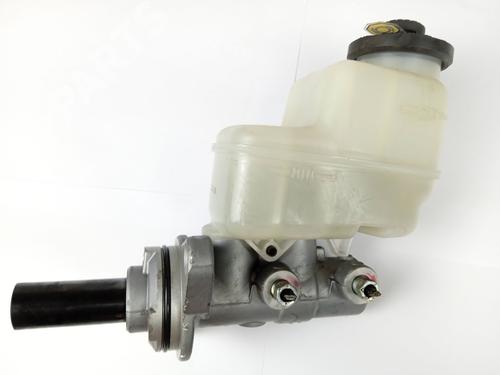 Used Brake master cylinder TOYOTA RAV 4 IV (_A4_) 2.0 D (ALA40_, ALA40R) (124 hp) 11022580